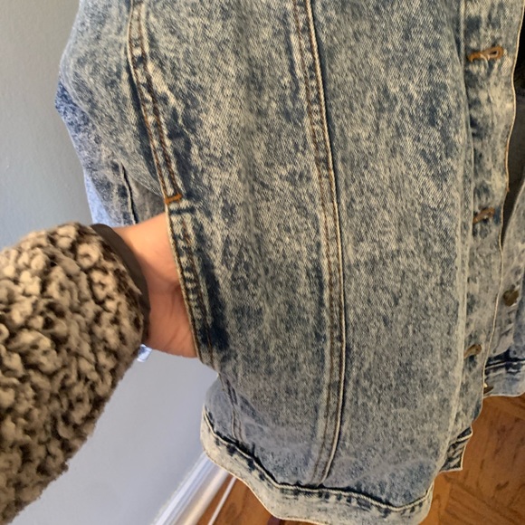 Vintage Acid Wash Oversized Denim Jacket - Picture 3 of 6